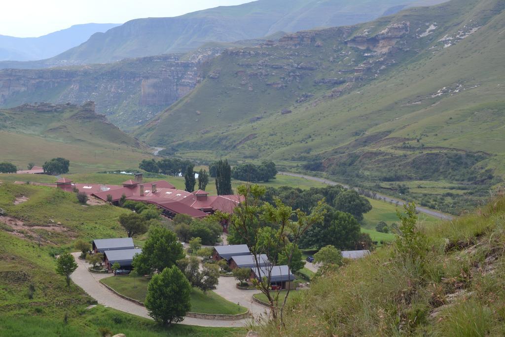 Golden Gate Hotel And Chalets Clarens Exterior foto