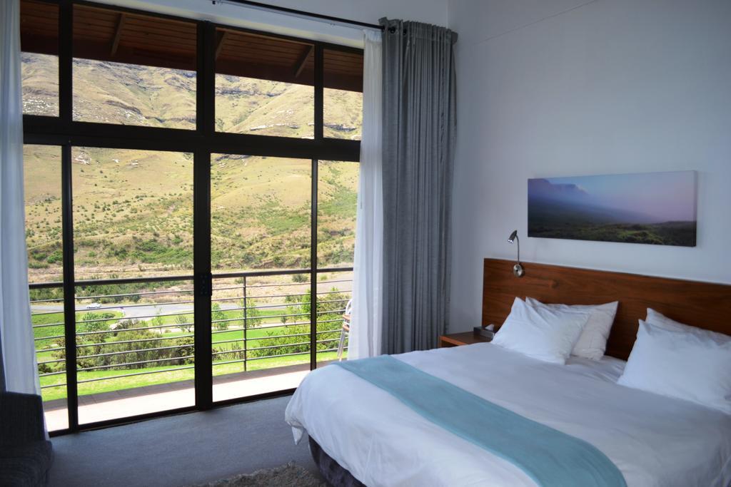 Golden Gate Hotel And Chalets Clarens Exterior foto